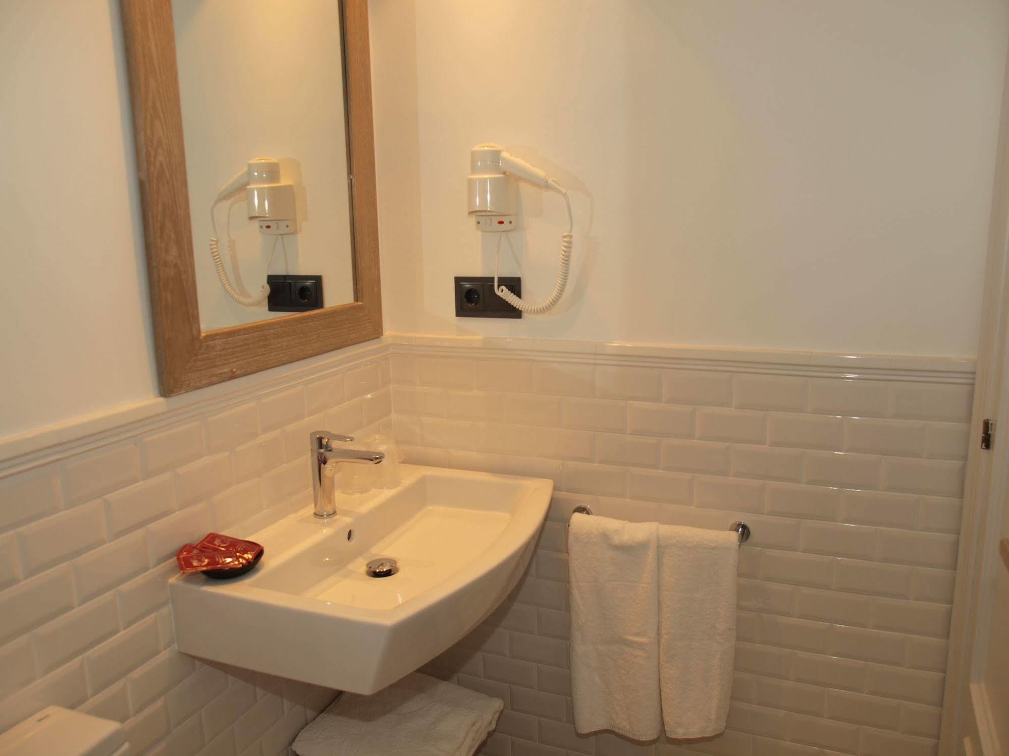 ארניס דה מר Hostal Portofino מראה חיצוני תמונה